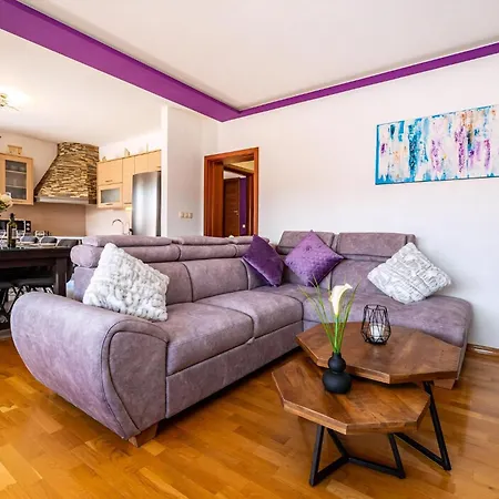 Moderne Nekic Im Zentrum Von Apartamento
