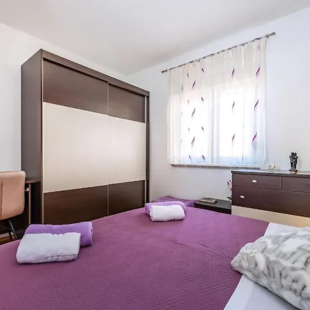 Moderne Nekic Im Zentrum Von * Posedarje