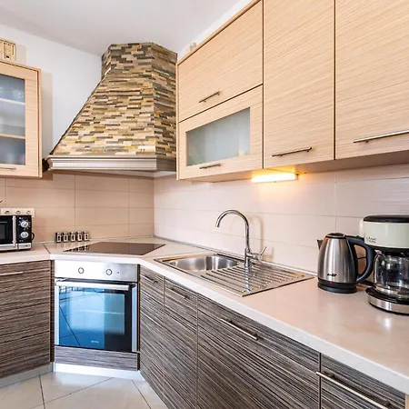 Moderne Nekic Im Zentrum Von Apartment